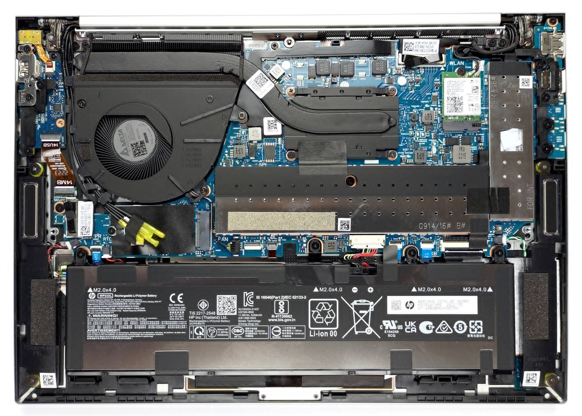 Internal Photo of HP ELITEBOOK 840 G9, 840 G10, backlit US keyboard with palmrest (HP EliteBook 840 G9)
